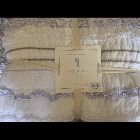 New pottery barn kids twin comforter and sheet. - Picture 3 of 3
